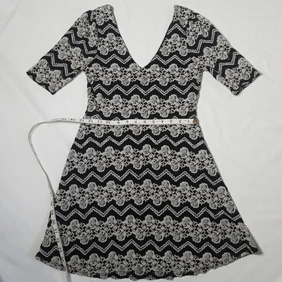 Everly Y2k 90s Preppy Medium black& ivory  Lace A Line flare dress stret… - Picture 3 of 8